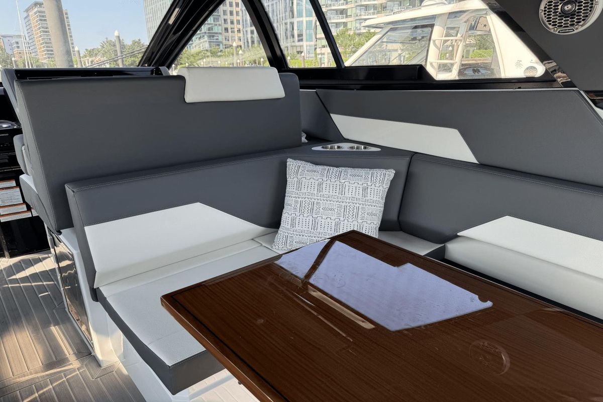 2023 Cruisers Yachts 42 