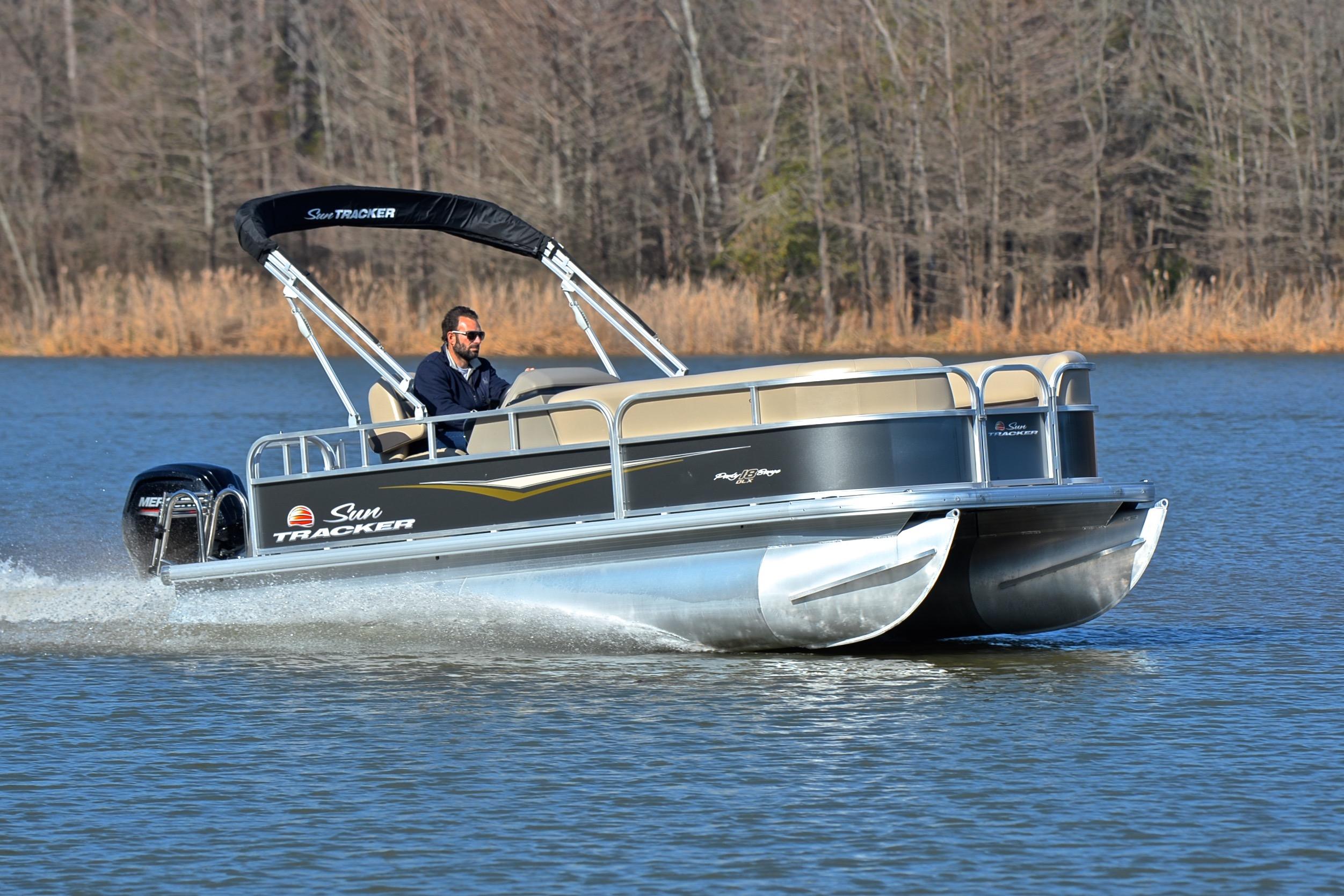 Sun Tracker Party Barge 18 DLX