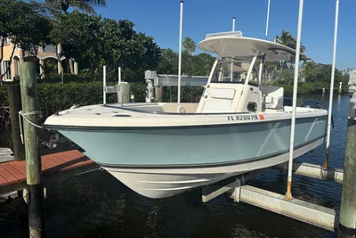 2014 Pursuit C 260 Center Console