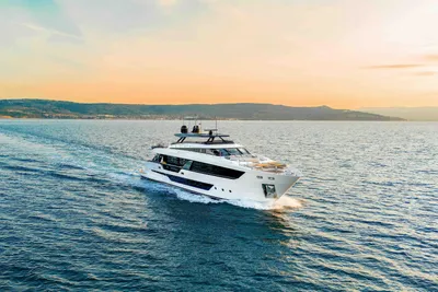 Ferretti Yachts 1000