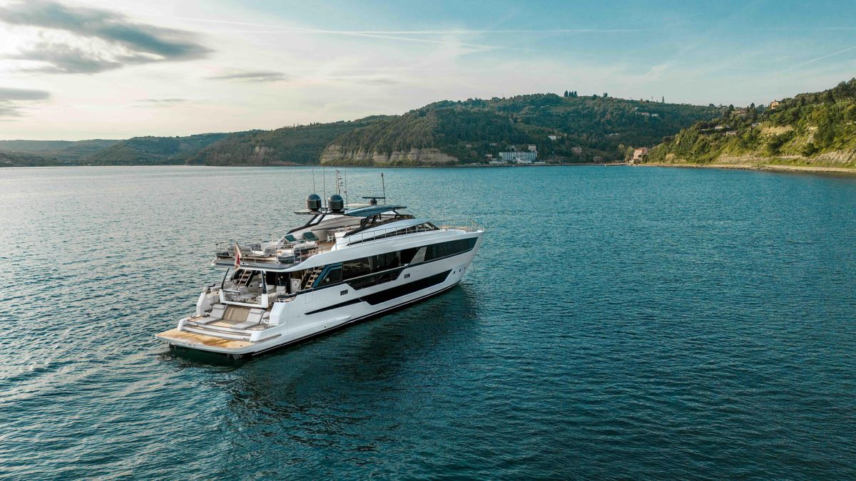 2023 Ferretti Yachts 98 