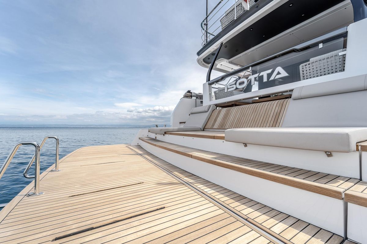 2023 Ferretti Yachts 98 