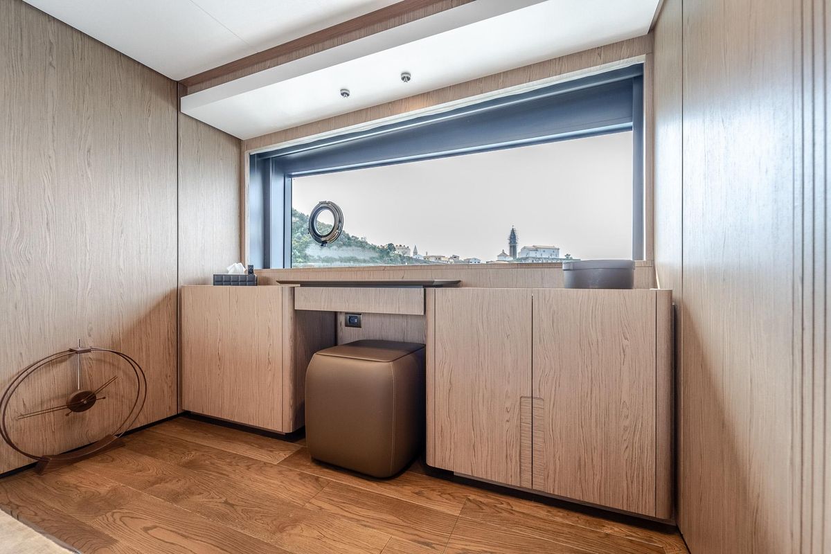 2023 Ferretti Yachts 98 