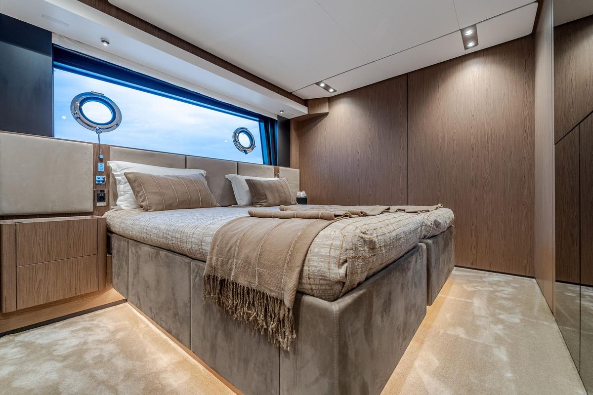2023 Ferretti Yachts 98 