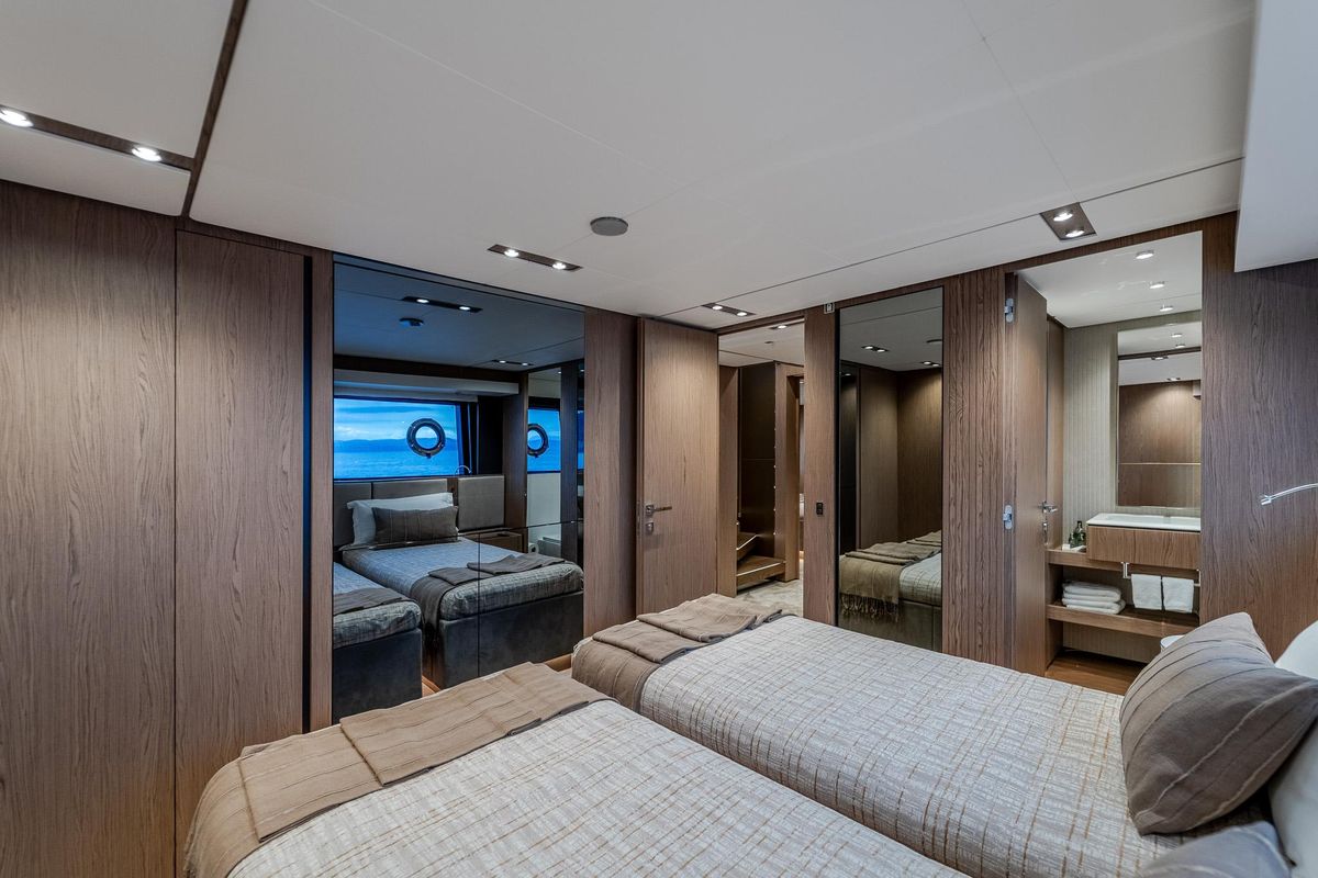 2023 Ferretti Yachts 98 