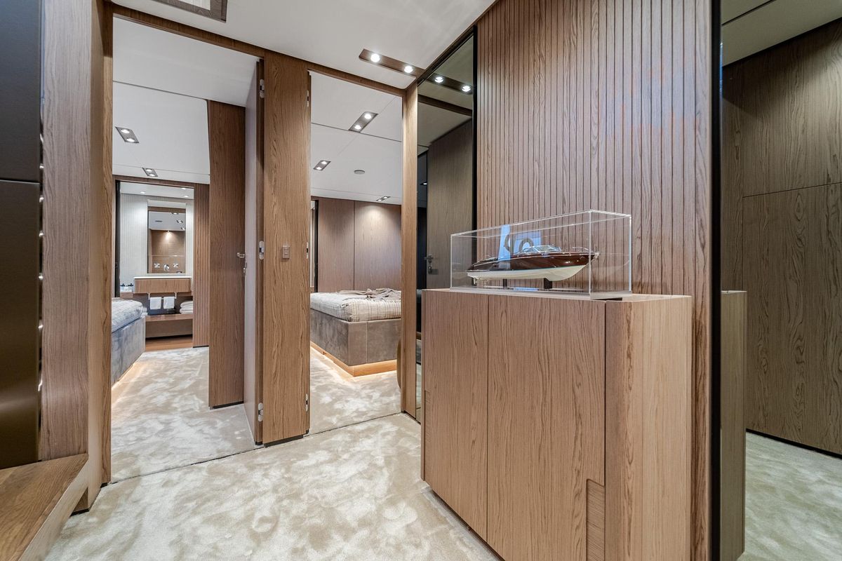 2023 Ferretti Yachts 98 