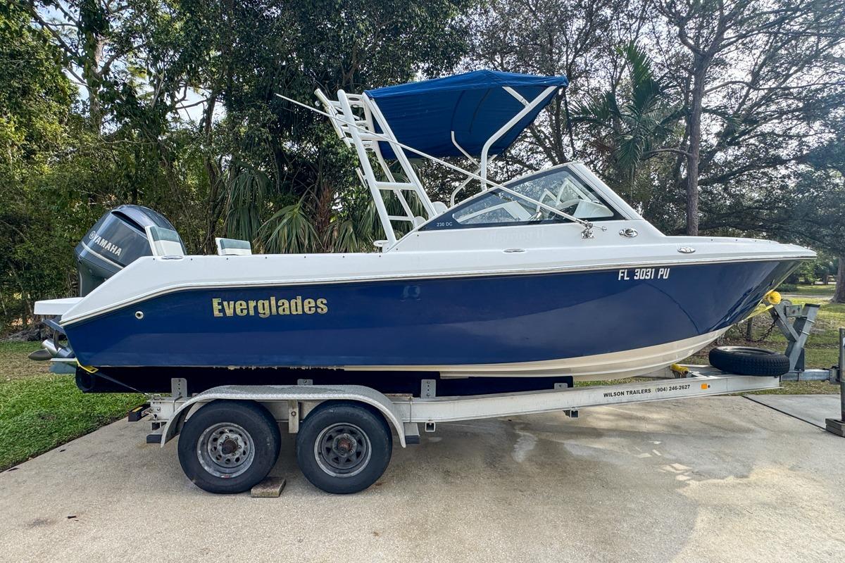 Everglades 230 Dual Console