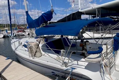 Catalina 320