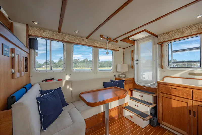 Fiddlesqueak Yacht Photos Pics 