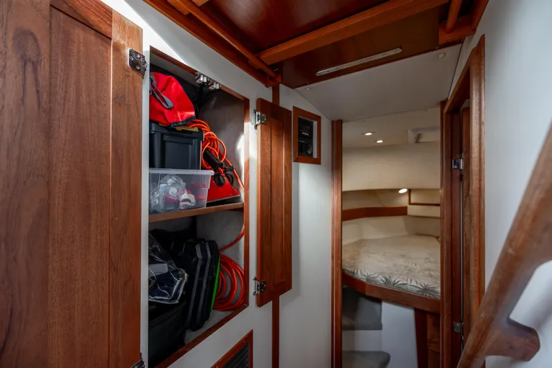 Fiddlesqueak Yacht Photos Pics 