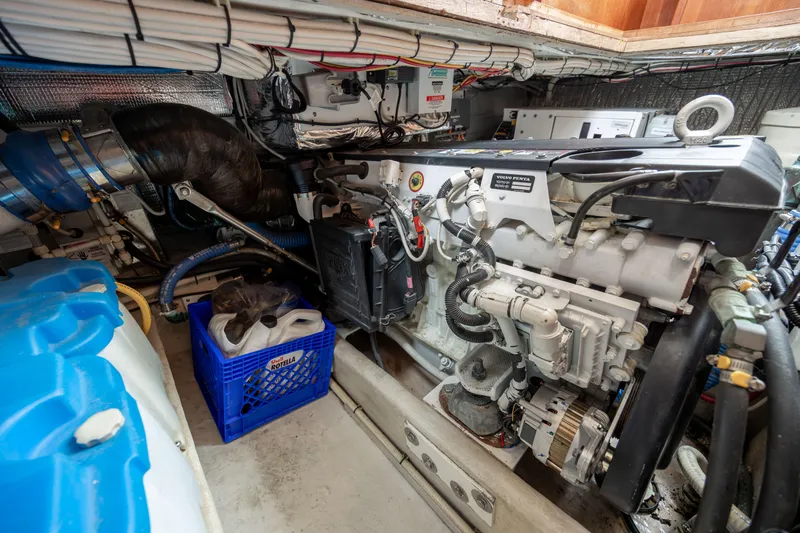 Fiddlesqueak Yacht Photos Pics 