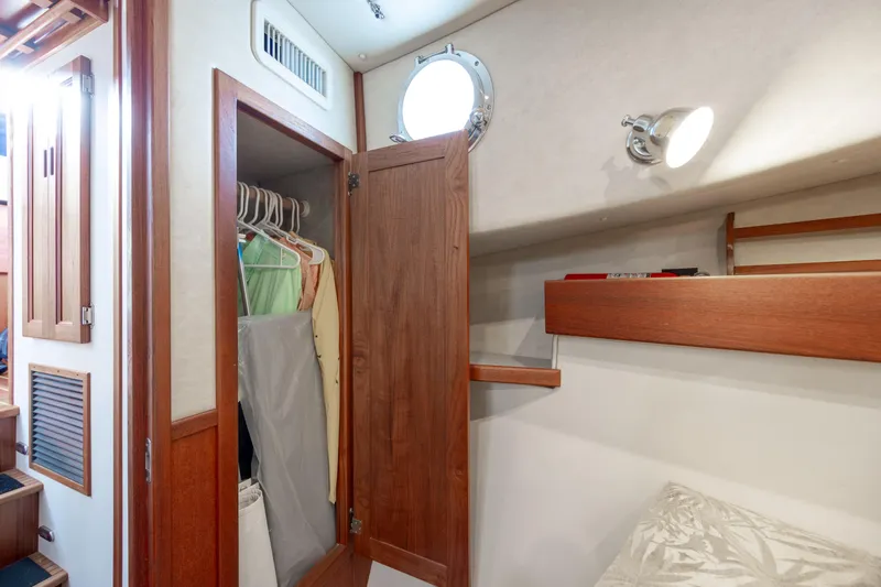 Fiddlesqueak Yacht Photos Pics 