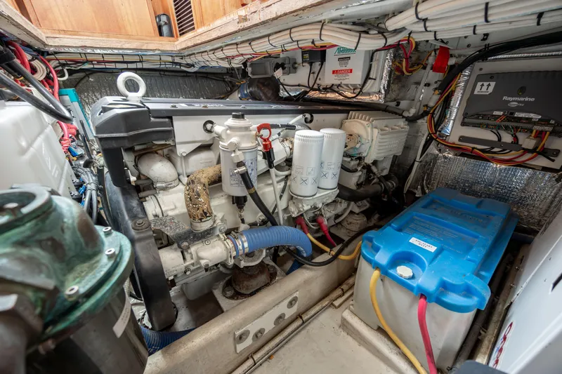 Fiddlesqueak Yacht Photos Pics 