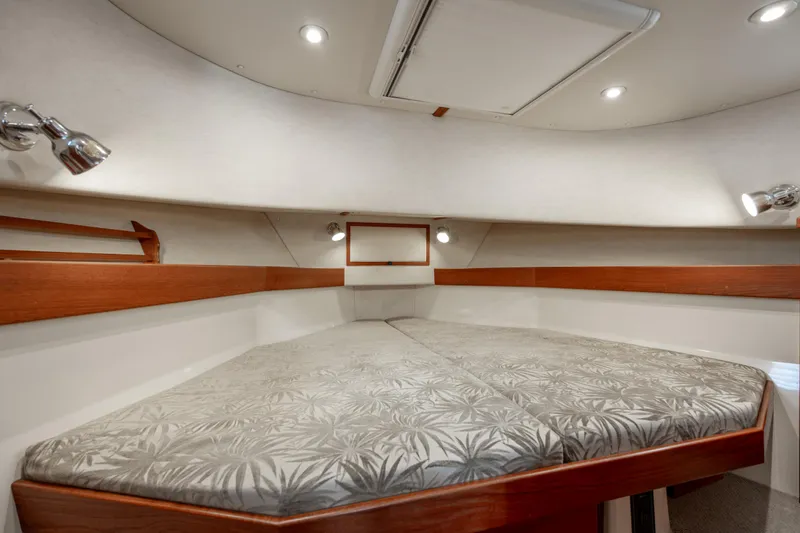 Fiddlesqueak Yacht Photos Pics 