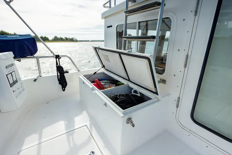 Fiddlesqueak Yacht Photos Pics 