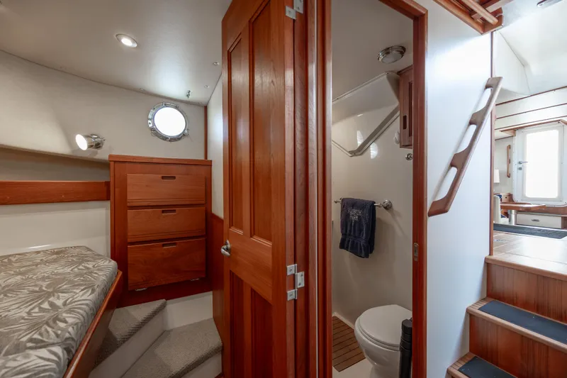 Fiddlesqueak Yacht Photos Pics 