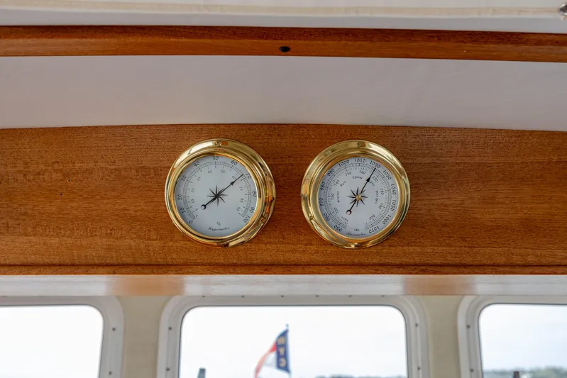 Fiddlesqueak Yacht Photos Pics 