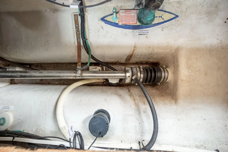 Fiddlesqueak Yacht Photos Pics 