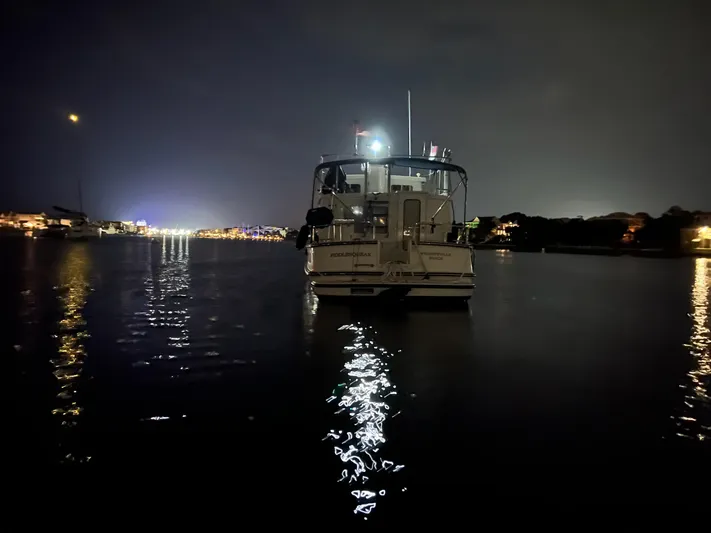 Fiddlesqueak Yacht Photos Pics 