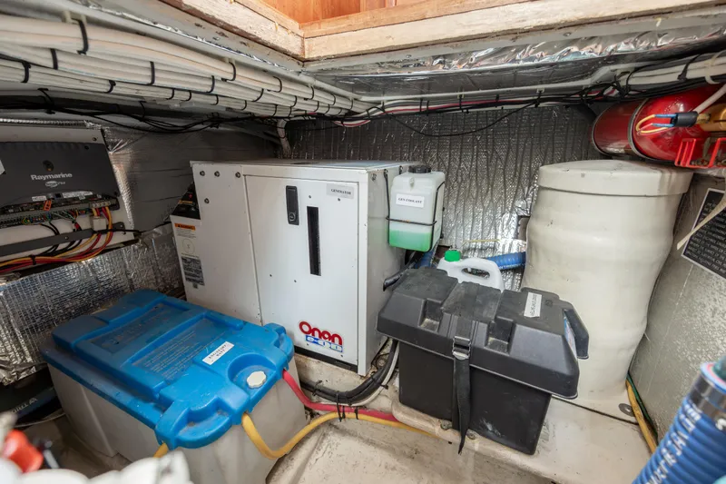 Fiddlesqueak Yacht Photos Pics 