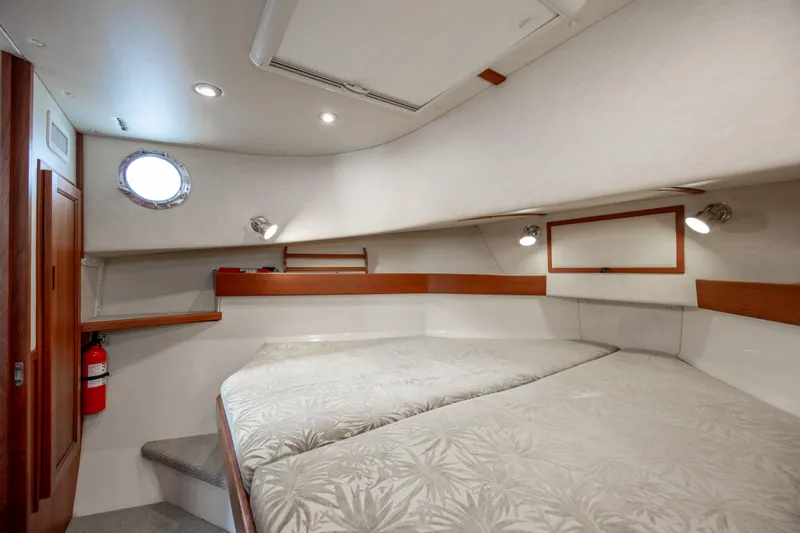 Fiddlesqueak Yacht Photos Pics 