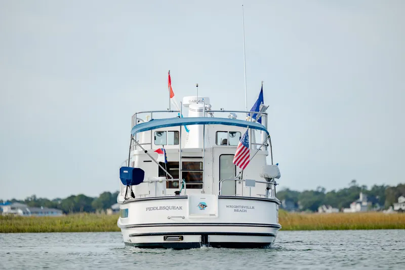 Fiddlesqueak Yacht Photos Pics 