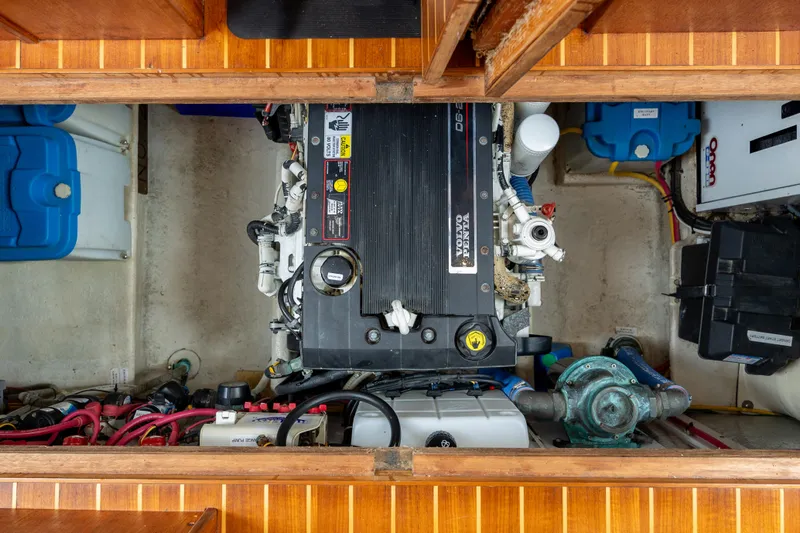 Fiddlesqueak Yacht Photos Pics 