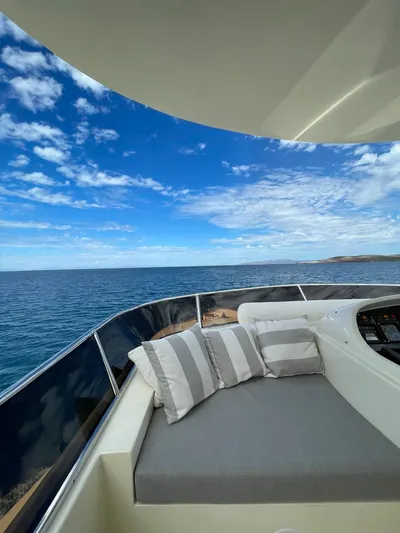  Yacht Photos Pics Luxury Azimut 85 Ultimate yacht deck with ocean view, 1998 model, featuring comfortable seating.