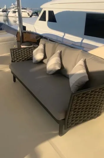  Yacht Photos Pics Luxury outdoor seating on 1998 Azimut 85 Ultimate yacht deck.