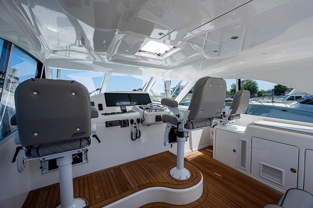 2012 Cabo 44 