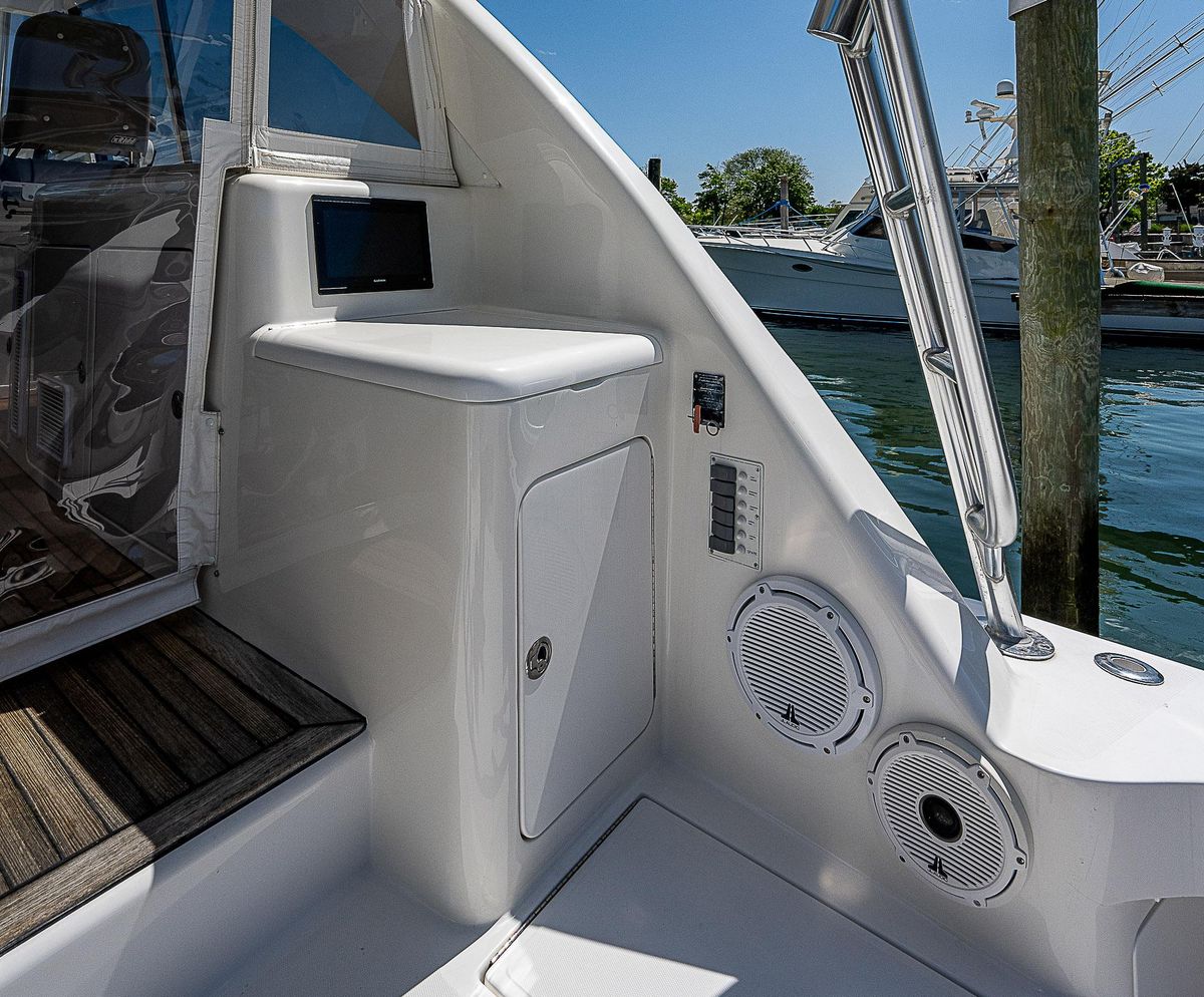 2012 Cabo 44 