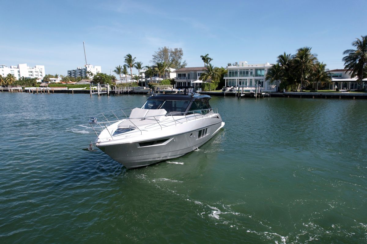 2018 Cruisers Yachts 45 