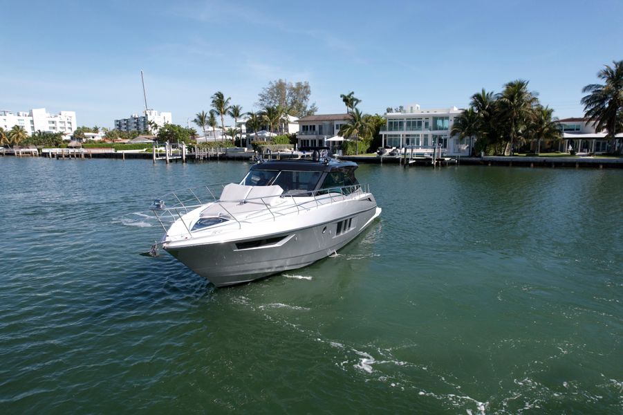 2018 Cruisers Yachts 45 Cruisers Cantius