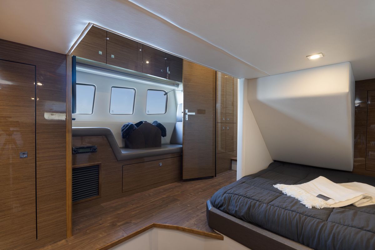 2018 Cruisers Yachts 45 