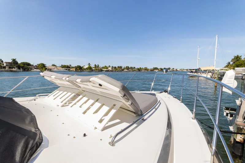 Insieme Yacht Photos Pics Cruisers 45 - Bow Sunpad