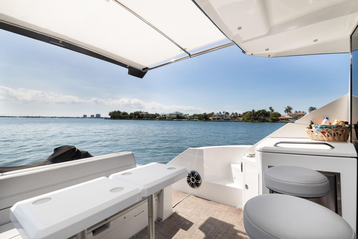 2018 Cruisers Yachts 45 