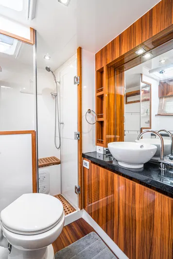 Cat Tastic Yacht Photos Pics Large Ensuite Head