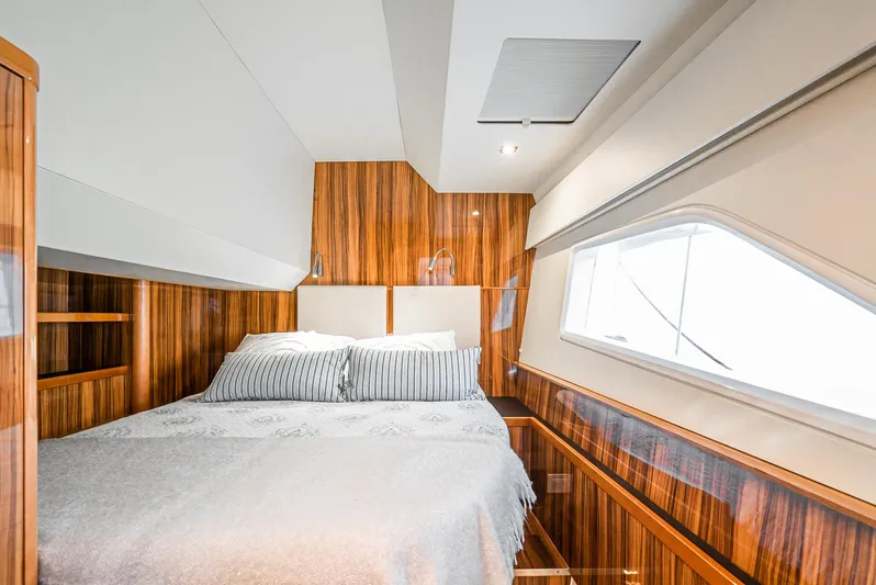 Cat Tastic Yacht Photos Pics Starboard Side Suite