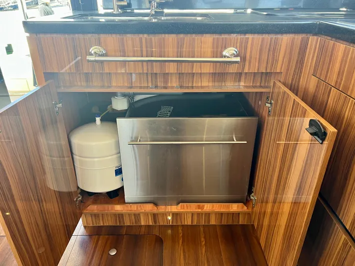 Cat Tastic Yacht Photos Pics Dishwasher