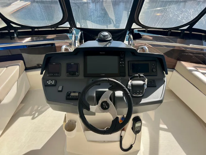 Cat Tastic Yacht Photos Pics Flybridge Helm