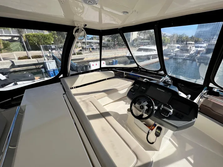 Cat Tastic Yacht Photos Pics Flybridge Helm