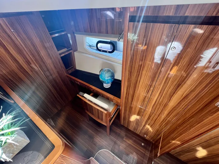 Cat Tastic Yacht Photos Pics Dressing Area