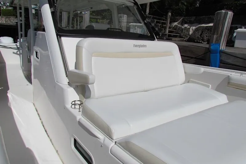  Yacht Photos Pics 2016 Everglades 435 Center Console boat with white seating and sleek design.