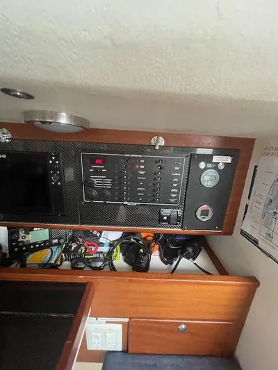 Bear Yacht Photos Pics J/121 Nav Station-breakers