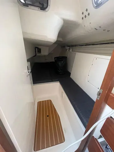 Bear Yacht Photos Pics J/121 Port Quarter Berth