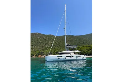 Lagoon 50