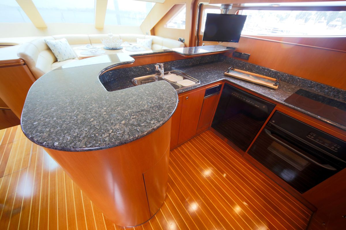 2006 Horizon 73 