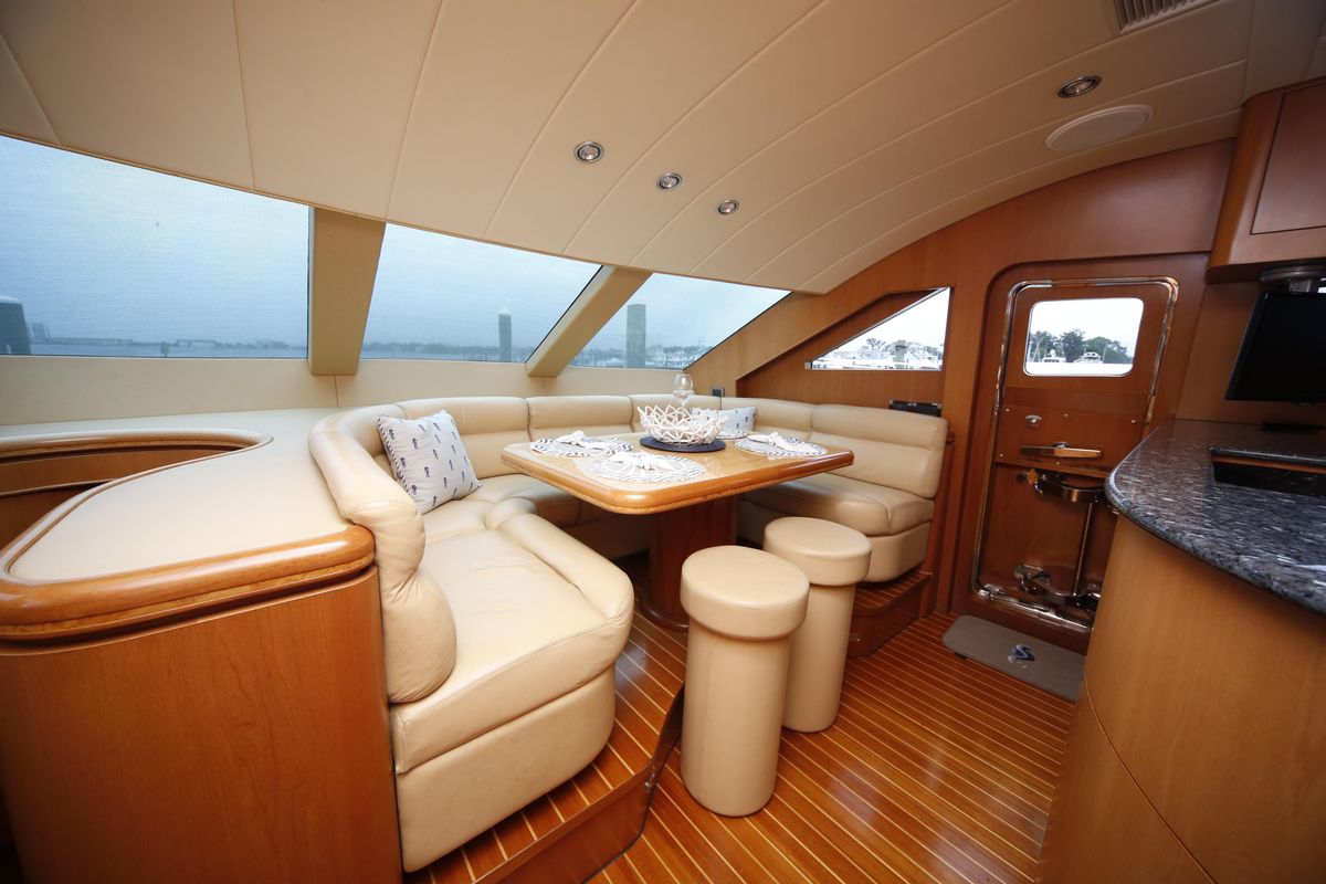 2006 Horizon 73 