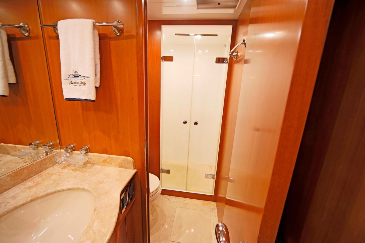 2006 Horizon 73 