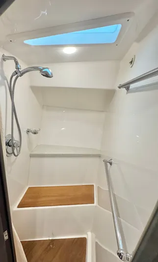 Al Hamayim Yacht Photos Pics 